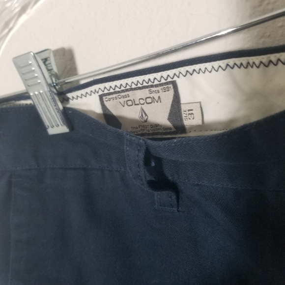 Volcom Shorts - Picture 3 of 4